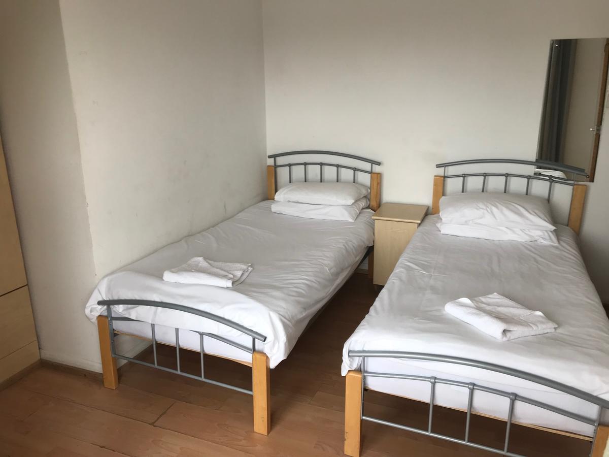 Hotel Lindal Harrow Esterno foto