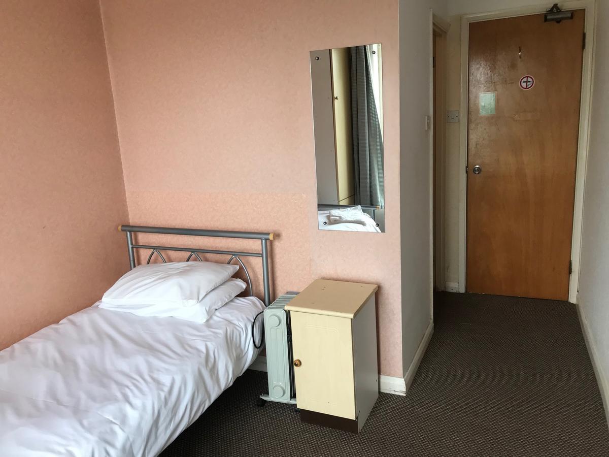 Hotel Lindal Harrow Esterno foto