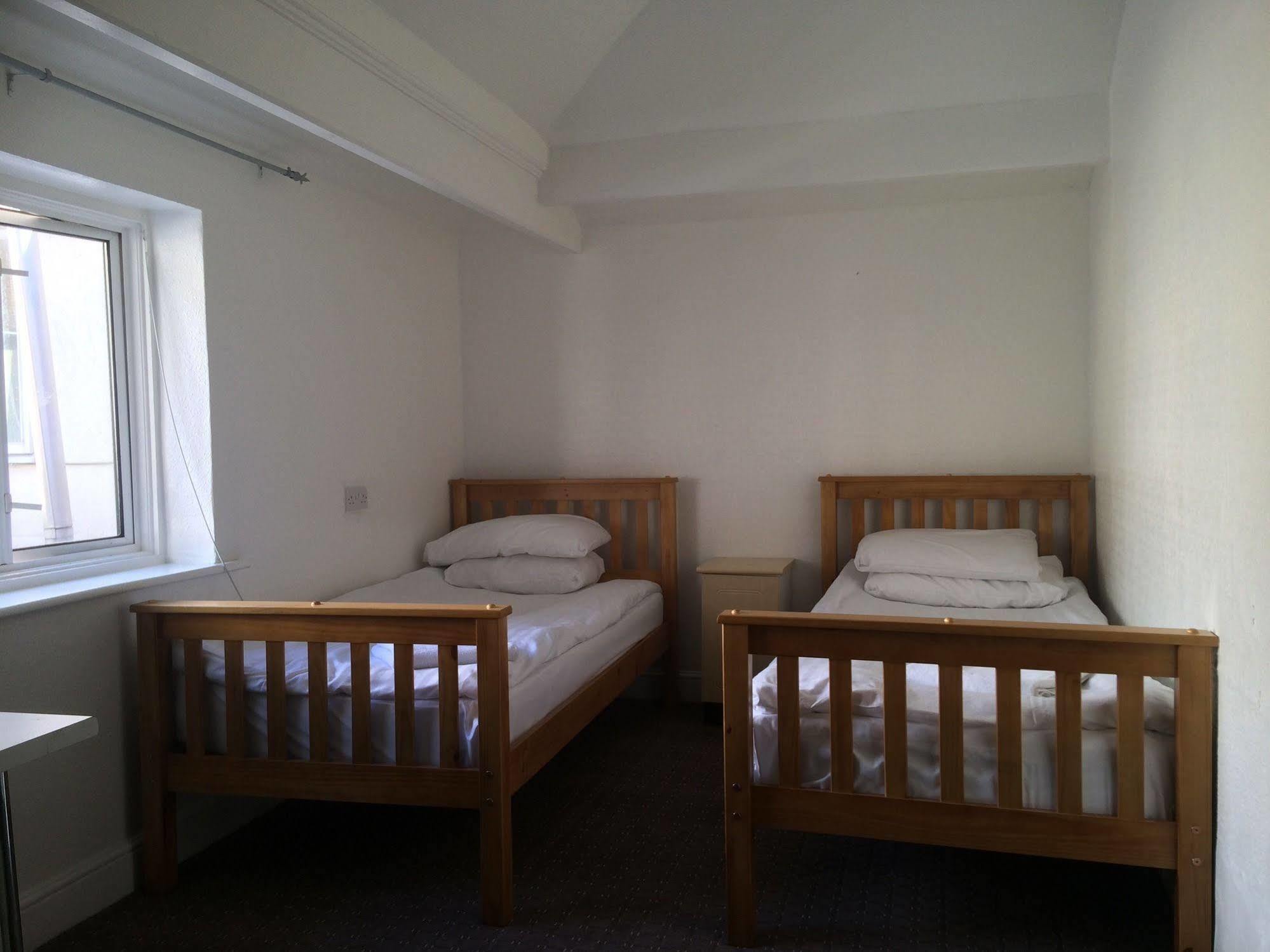 Hotel Lindal Harrow Esterno foto