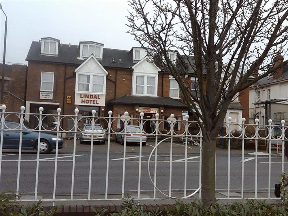 Hotel Lindal Harrow Esterno foto